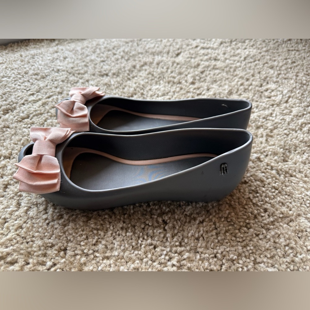 Melissa - Gray and Pink Women's Flats - Size 5